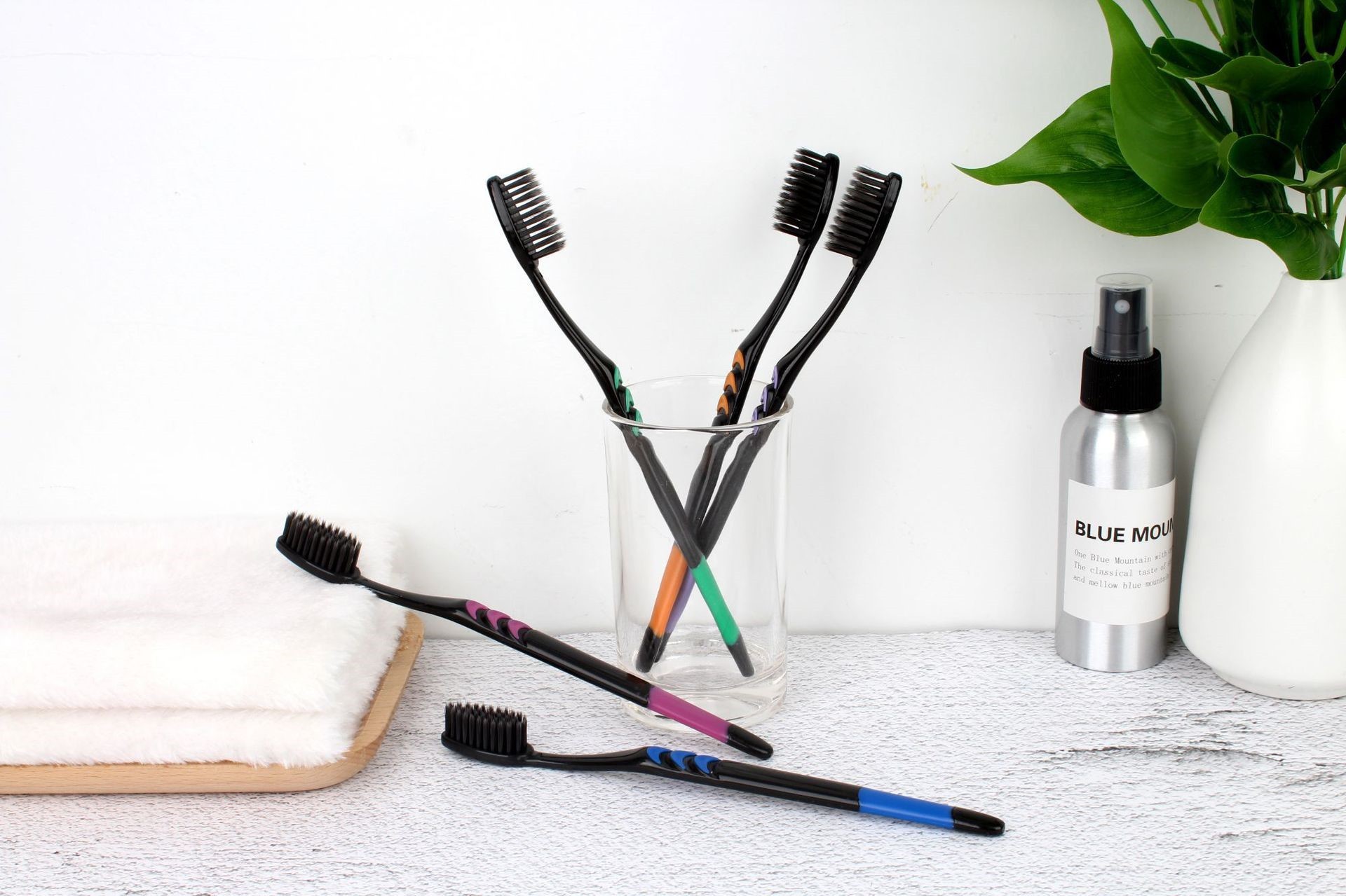 فرشاة أسنان ناعمة الشعيرات من  - مراجعة Bamboo Toothbrush Set وسعره